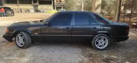 Mercedes E230 1987, Damascus