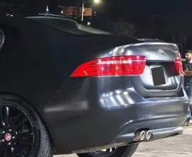 Jaguar XE 2016, Homs