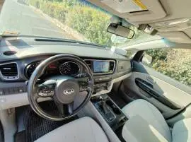 كيا سيدونا 2017