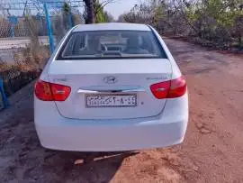 Hyundai Avante 2011, Hama