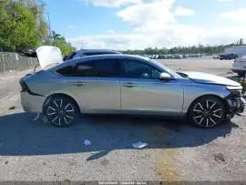 Honda Accord Touring Hybrid