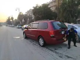 كيا كرنفال 2010