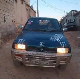 نيسان 2000