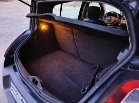 رينو ميغان 2005