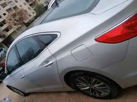 هونداي ازيرا 2015, دمشق, RF87855918