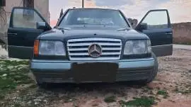 مرسيدس E300 2023, RF54377966