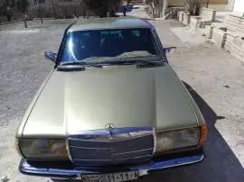 مارسيدس 230 موديل 1977, دمشق, RF37410951