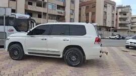 تويتا لاندكروزر 2011, دمشق, RF13719314