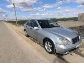 Mercedes c220 2003, Aleppo, RF11557130