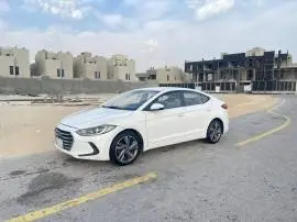 Hyundai Elantra 2018, RF59938111