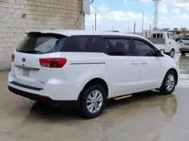 كيا كرنفال 2016, حلب, RF11710082