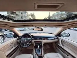 بي إم دبليو 320 2011, RF10530728