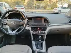 هيونداي إلنترا 2019, RF39492088