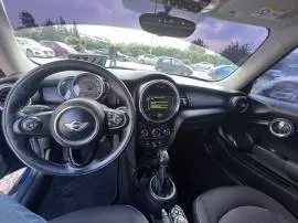 ميني كوبر 2017, دمشق, RF17057570