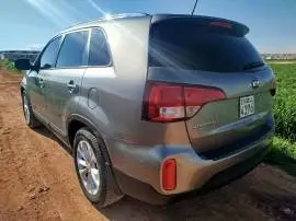 كيا سرنتو 2015, RF10939471