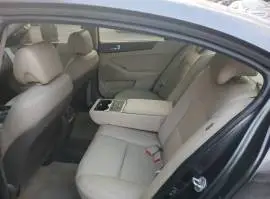 كيا كادينزا 2011, RF17927720