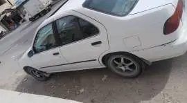 نيسان صني 2005, RF21295558