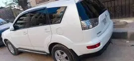 مستبيشي اوتلاندر 2012, دمشق, RF10054094