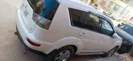 مستبيشي اوتلاندر 2012, دمشق, RF10054094