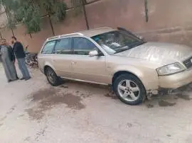 سيارة أودي كاملة, RF15062778