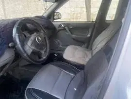 فورد فوكس سافيرو 2005, RF45884551