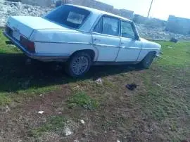 Mercedes 230, Aleppo, RF19496483