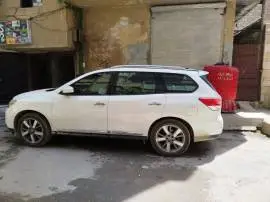 نيسان باثفايندر 2014, اللاذقية, RF14784668