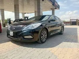 هيونداي ازيرا 2012, RF17918447