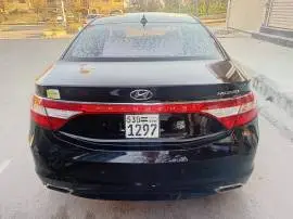 Hyundai Azera 2016, RF19319996