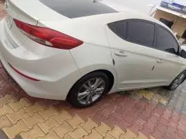 هيونداي النترا 2017, RF23427937