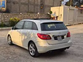 مرسيدس B200 2014, RF70458112