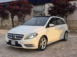 مرسيدس B200 2014, RF70458112