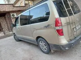 هونداي غراند ستاركس 2012, دمشق, RF73952176