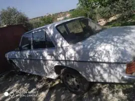 مارسيدس أموره 2010, RF36781104