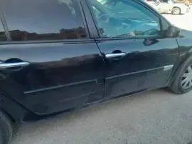 رينو ميغان 2006, حلب, RF64475804