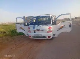 Kia Banco 2005, Idlib, RF11674252