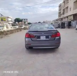 بي ام دبليو 520 موديل 2011, RF30175418