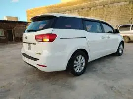 Kia Carnival 2016, Aleppo, RF18489048