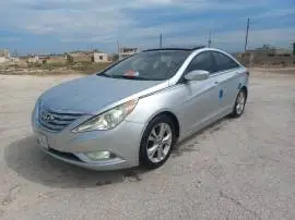 هيونداي سوناتا 2012, حلب, RF21387086
