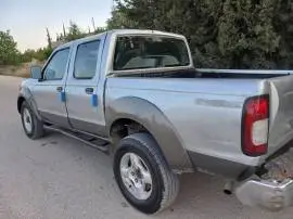 نيسان نيفارا 2006, دمشق, RF50188638