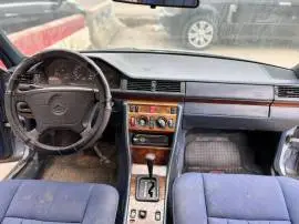 Mercedes 320, Homs, RF43264388