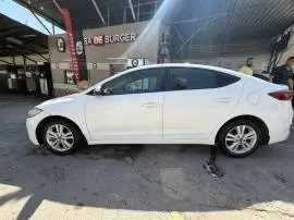 هيونداي النترا 2017, RF18493021