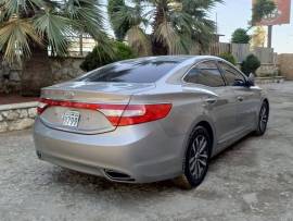 هيونداي أزيرا 2011