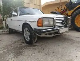 Mercedes 230, RF19362091