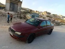 اوبل فيكترا 1996, إدلب, RF18781530