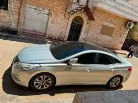 هيونداي ازيرا 2012, RF19316297