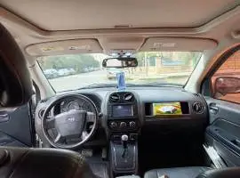 جيب شيروكي 2010, حلب, RF10939659