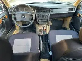 مرسيدس 190 سنة 1991, RF26185935