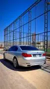 بي إم دبليو 740i موديل 2010, RF70694023