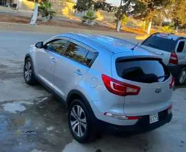 سبورتاج R 2013, إدلب, RF10515983